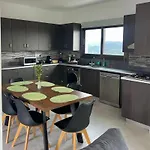 Terra Rosa فيلة